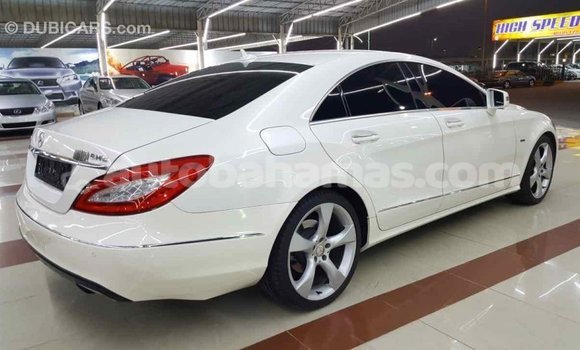 Buy Import Mercedes-Benz 190 (W201) White Car in Import - Dubai in Abaco Buy Import Mercedes-Benz 190 (W201) White Car in Import - Dubai in Abaco