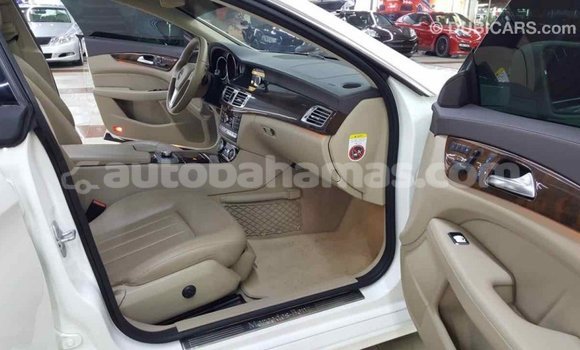 Buy Import Mercedes-Benz 190 (W201) White Car in Import - Dubai in Abaco Buy Import Mercedes-Benz 190 (W201) White Car in Import - Dubai in Abaco