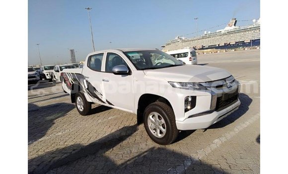 Buy Import Mitsubishi L200 White Car in Import - Dubai in Abaco Buy Import Mitsubishi L200 White Car in Import - Dubai in Abaco