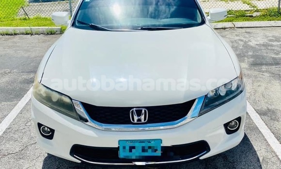 Buy Used Honda Accord White Car in Freetown in Eleuthera