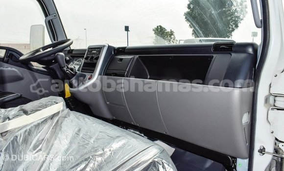 Buy Import Mitsubishi L400 White Truck in Import - Dubai in Abaco