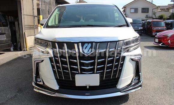 Buy Used Toyota Alphard White Car in Marsh Harbour in Abaco Buy Used Toyota Alphard White Car in Marsh Harbour in Abaco