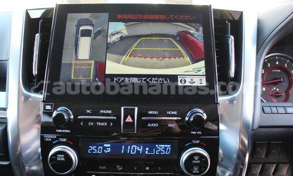 Buy Used Toyota Alphard White Car in Marsh Harbour in Abaco Buy Used Toyota Alphard White Car in Marsh Harbour in Abaco