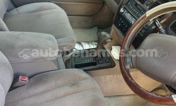 Buy Used Toyota Avalon White Car in Marsh Harbour in Abaco Buy Used Toyota Avalon White Car in Marsh Harbour in Abaco