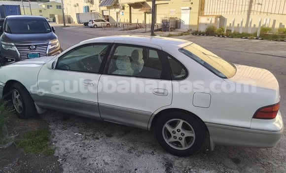 Buy Used Toyota Avalon White Car in Marsh Harbour in Abaco Buy Used Toyota Avalon White Car in Marsh Harbour in Abaco