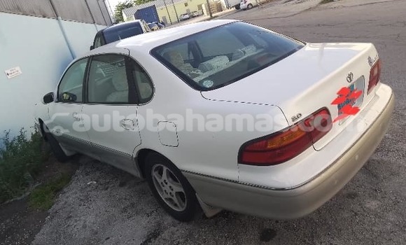 Buy Used Toyota Avalon White Car in Marsh Harbour in Abaco Buy Used Toyota Avalon White Car in Marsh Harbour in Abaco