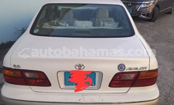 Buy Used Toyota Avalon White Car in Marsh Harbour in Abaco Buy Used Toyota Avalon White Car in Marsh Harbour in Abaco