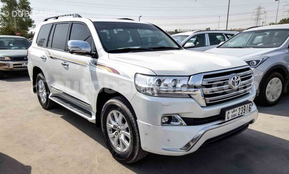 Buy Import Toyota Land Cruiser White Car in Import - Dubai in Abaco Buy Import Toyota Land Cruiser White Car in Import - Dubai in Abaco