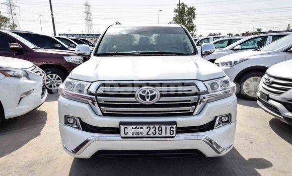 Buy Import Toyota Land Cruiser White Car in Import - Dubai in Abaco Buy Import Toyota Land Cruiser White Car in Import - Dubai in Abaco