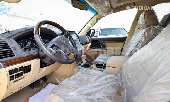 Buy Import Toyota Land Cruiser White Car in Import - Dubai in Abaco Buy Import Toyota Land Cruiser White Car in Import - Dubai in Abaco