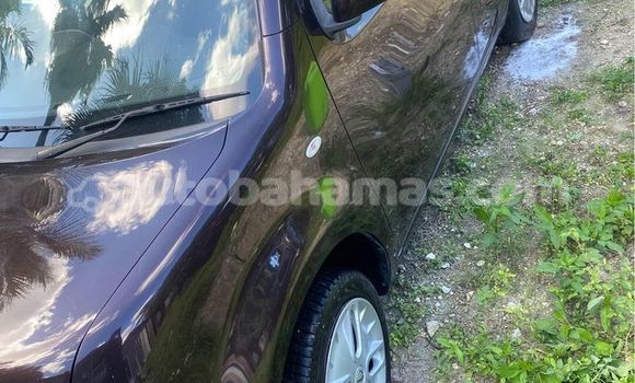 Buy Used Nissan Cube Black Car in Marsh Harbour in Abaco