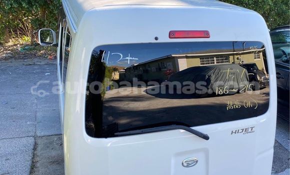 Buy Used Daihatsu Hijet Other Car in Import - Dubai in Abaco Buy Used Daihatsu Hijet Other Car in Import - Dubai in Abaco