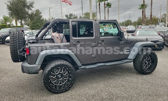 Buy Used Jeep Wrangler Silver Car in Marsh Harbour in Abaco Buy Used Jeep Wrangler Silver Car in Marsh Harbour in Abaco