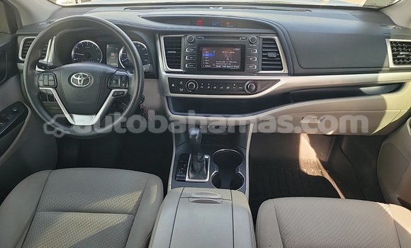 Buy Used Toyota Highlander Blue Car in Marsh Harbour in Abaco Buy Used Toyota Highlander Blue Car in Marsh Harbour in Abaco