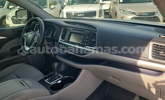 Buy Used Toyota Highlander Blue Car in Marsh Harbour in Abaco Buy Used Toyota Highlander Blue Car in Marsh Harbour in Abaco