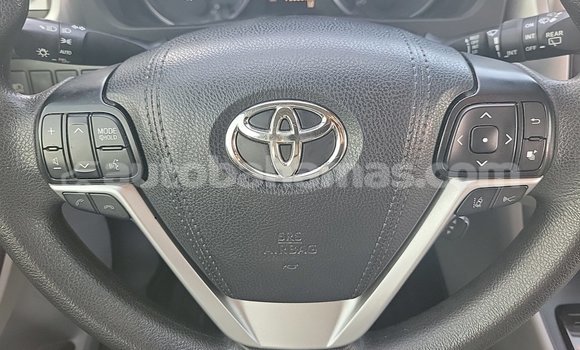 Buy Used Toyota Highlander Blue Car in Marsh Harbour in Abaco Buy Used Toyota Highlander Blue Car in Marsh Harbour in Abaco