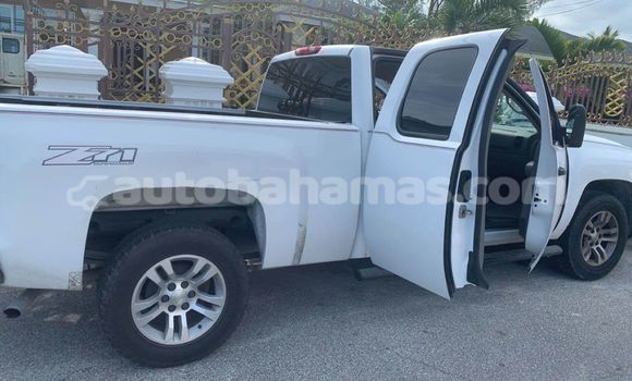 Buy Used Chevrolet Silverado White Car in Import - Dubai in Abaco Buy Used Chevrolet Silverado White Car in Import - Dubai in Abaco
