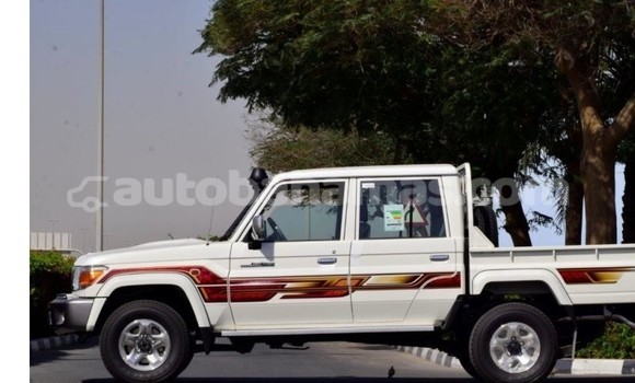 Buy Used Toyota Land Cruiser White Car in Marsh Harbour in Abaco Buy Used Toyota Land Cruiser White Car in Marsh Harbour in Abaco