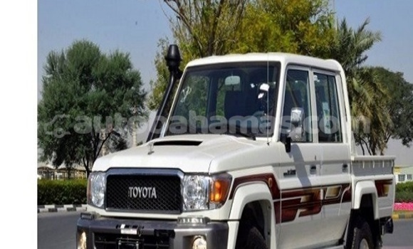 Buy Used Toyota Land Cruiser White Car in Marsh Harbour in Abaco Buy Used Toyota Land Cruiser White Car in Marsh Harbour in Abaco