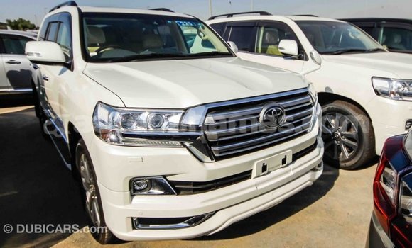 Buy Import Toyota Land Cruiser White Car in Import - Dubai in Abaco Buy Import Toyota Land Cruiser White Car in Import - Dubai in Abaco