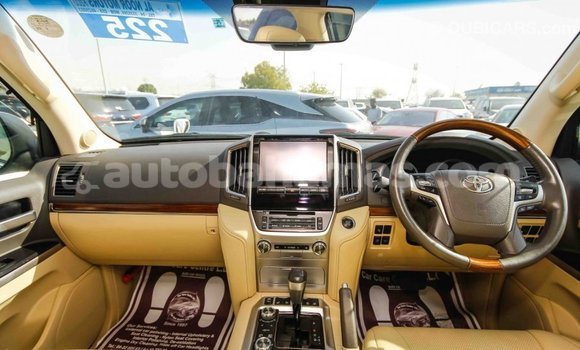 Buy Import Toyota Land Cruiser White Car in Import - Dubai in Abaco Buy Import Toyota Land Cruiser White Car in Import - Dubai in Abaco