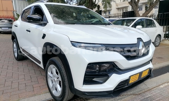 Buy Used Renault KWID White Car in Freetown in Eleuthera