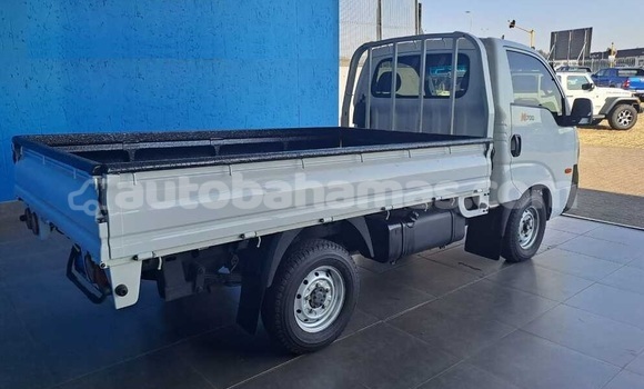 Buy Used Kia K7 White Car in Freetown in Eleuthera Buy Used Kia K7 White Car in Freetown in Eleuthera