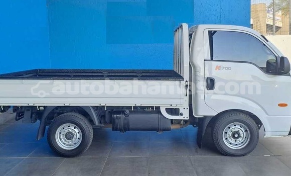 Buy Used Kia K7 White Car in Freetown in Eleuthera Buy Used Kia K7 White Car in Freetown in Eleuthera