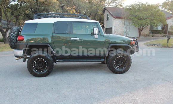 Buy Used Toyota FJ Cruiser Green Car in Freetown in Eleuthera Buy Used Toyota FJ Cruiser Green Car in Freetown in Eleuthera