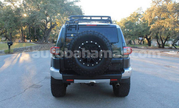 Buy Used Toyota FJ Cruiser Green Car in Freetown in Eleuthera Buy Used Toyota FJ Cruiser Green Car in Freetown in Eleuthera