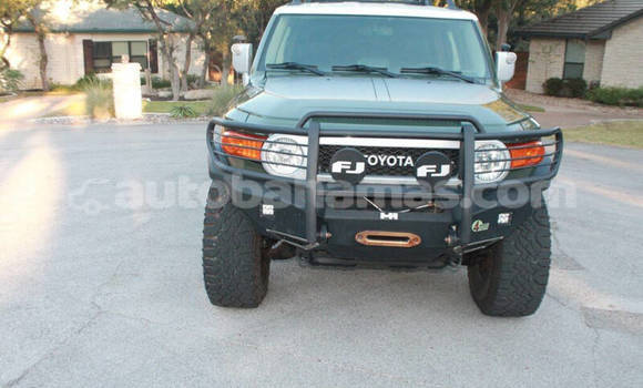 Buy Used Toyota FJ Cruiser Green Car in Freetown in Eleuthera Buy Used Toyota FJ Cruiser Green Car in Freetown in Eleuthera