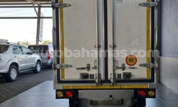 Buy Used Kia K7 White Car in Freetown in Eleuthera Buy Used Kia K7 White Car in Freetown in Eleuthera