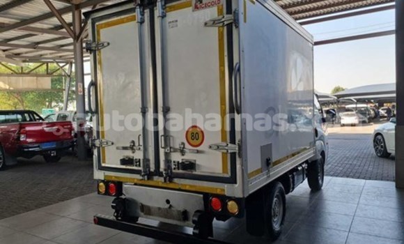 Buy Used Kia K7 White Car in Freetown in Eleuthera Buy Used Kia K7 White Car in Freetown in Eleuthera