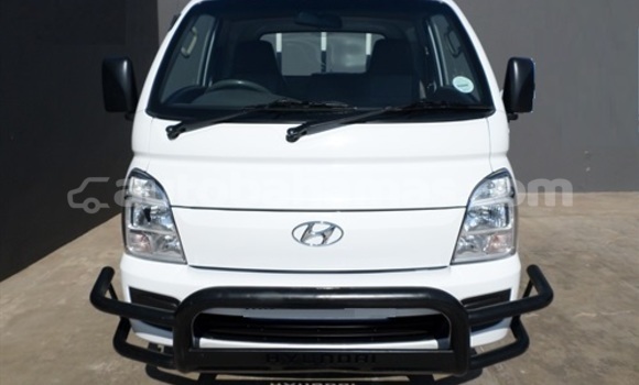Buy Used Hyundai H200 White Car in Nicholls Town in Andros Buy Used Hyundai H200 White Car in Nicholls Town in Andros