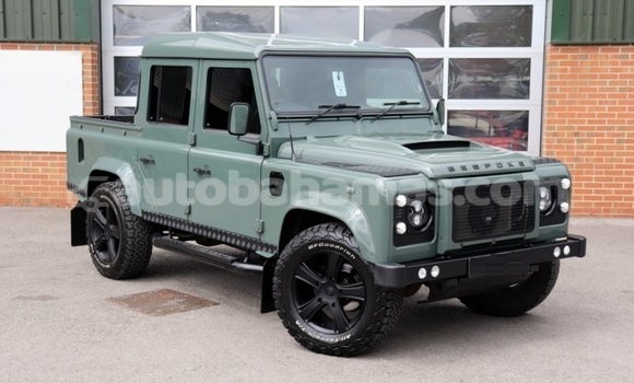 Buy Used Land Rover Defender Green Car in Freetown in Eleuthera