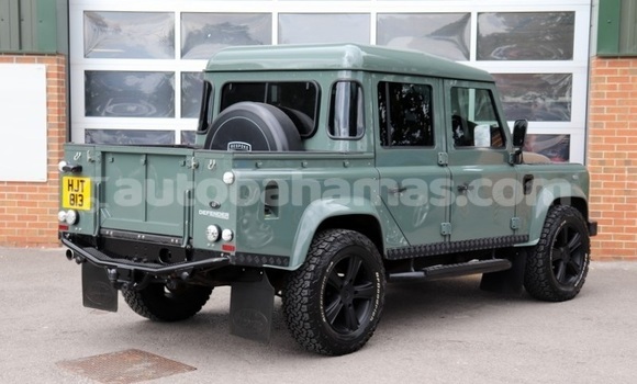 Buy Used Land Rover Defender Green Car in Freetown in Eleuthera Buy Used Land Rover Defender Green Car in Freetown in Eleuthera