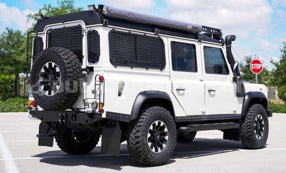 Buy Used Land Rover Defender White Car in Freetown in Eleuthera Buy Used Land Rover Defender White Car in Freetown in Eleuthera