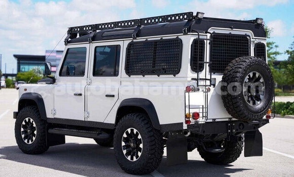 Buy Used Land Rover Defender White Car in Freetown in Eleuthera Buy Used Land Rover Defender White Car in Freetown in Eleuthera