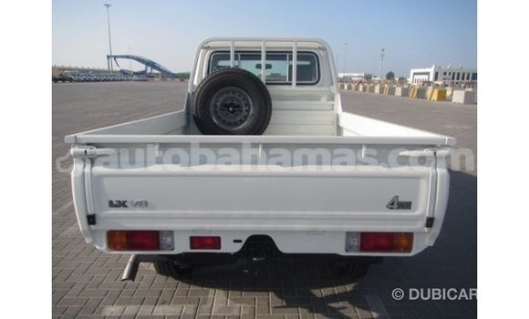 Buy Import Toyota Land Cruiser White Car in Import - Dubai in Abaco Buy Import Toyota Land Cruiser White Car in Import - Dubai in Abaco