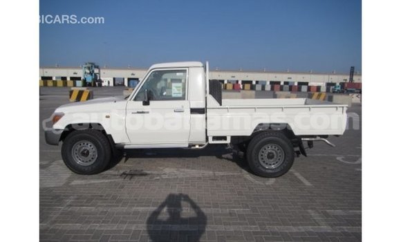 Buy Import Toyota Land Cruiser White Car in Import - Dubai in Abaco Buy Import Toyota Land Cruiser White Car in Import - Dubai in Abaco