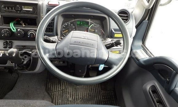 Buy Used Mitsubishi L400 White Truck in Andros Town in Andros Buy Used Mitsubishi L400 White Truck in Andros Town in Andros