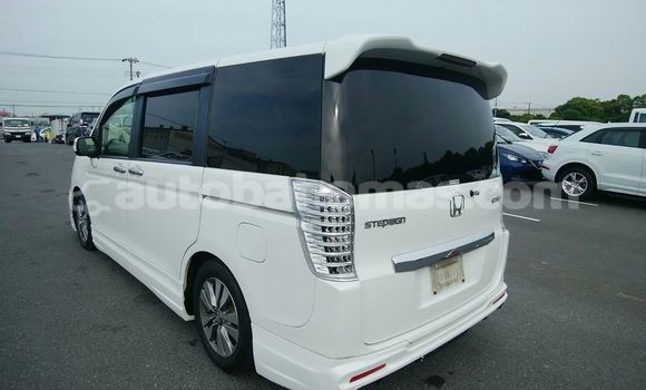 Buy Used Honda Stepwgn White Car in Marsh Harbour in Abaco Buy Used Honda Stepwgn White Car in Marsh Harbour in Abaco