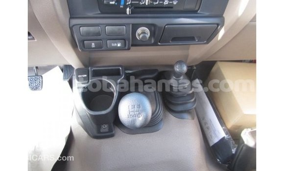 Buy Import Toyota Land Cruiser White Car in Import - Dubai in Abaco Buy Import Toyota Land Cruiser White Car in Import - Dubai in Abaco