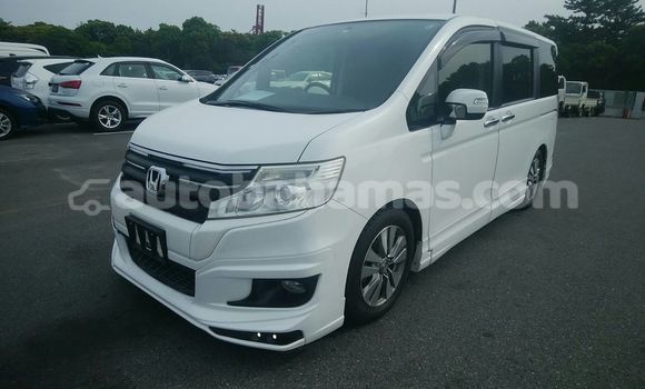 Buy Used Honda Stepwgn White Car in Marsh Harbour in Abaco Buy Used Honda Stepwgn White Car in Marsh Harbour in Abaco