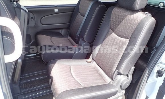 Buy Used Nissan Serena White Car in Coopers Town in Abaco Buy Used Nissan Serena White Car in Coopers Town in Abaco