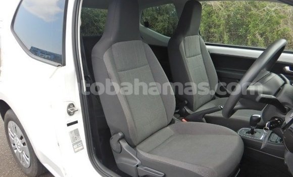 Buy Used Volkswagen up! White Car in Import - Dubai in Abaco Buy Used Volkswagen up! White Car in Import - Dubai in Abaco