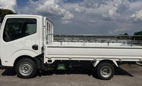 Buy Used Nissan Caravan White Car in Import - Dubai in Abaco Buy Used Nissan Caravan White Car in Import - Dubai in Abaco