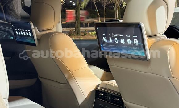 Buy Used Toyota Land Cruiser White Car in Marsh Harbour in Abaco Buy Used Toyota Land Cruiser White Car in Marsh Harbour in Abaco