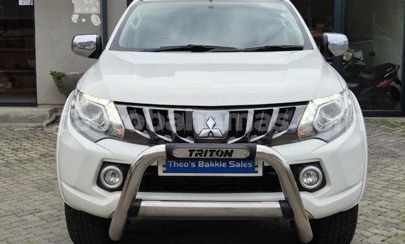 Buy Used Mitsubishi L200 White Car in Freetown in Eleuthera Buy Used Mitsubishi L200 White Car in Freetown in Eleuthera