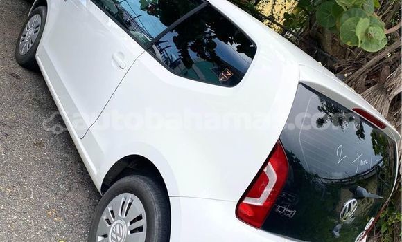 Buy Used Volkswagen up! White Car in Pirates Well in Mayaguana Buy Used Volkswagen up! White Car in Pirates Well in Mayaguana